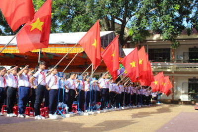 Trường THCS Nguyễn Bỉnh Khiêm: Hân hoan chào đón Lễ khai giảng năm học mới 2017 – 2018