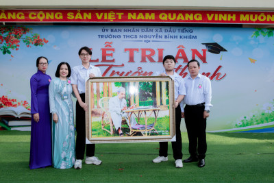 LỄ TRI ÂN VÀ TRƯỞNG THÀNH CHO HỌC SINH LỚP 9 NIÊN KHÓA 2022-2026 TRƯỜNG THCS NGUYỄN BỈNH KHIÊM – DẤU ẤN CẢM XÚC VÀ KHÁT VỌNG