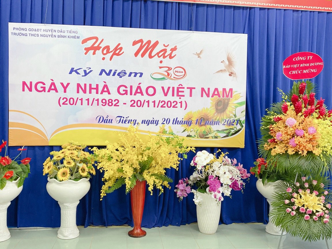 Họp mặt kỷ niệm 39 năm Ngày Nhà giáo Việt Nam (20/11/1982-20/11/2021)